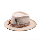 Pear Jam Bespoke Handmade Hat. Un proyecto de Diseño de moda de NOMADE MODERNE HATS - 08.10.2022