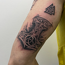 Tatuaje vikingo. Un proyecto de Diseño de tatuajes de Míriam Fontcuberta - 16.01.2022