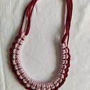 Mi proyecto del curso: Iniciación a la bisutería con cordón: fabrica tus propios collares. Projekt z dziedziny Craft, Projektowanie biżuterii, Makrama, Wzornictwo tekst i liów użytkownika Sabela Detz - 19.10.2022