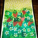 My project for course: Illustrating Nature: A Creative Exploration-Strawberry & Strawberry Patch. Un proyecto de Ilustración tradicional, Pintura, Dibujo, Pintura a la acuarela, Ilustración con tinta e Ilustración naturalista				 de Melanie See - 28.10.2022