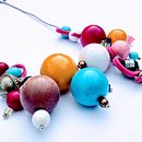 Colourful bead necklace. Jewelr, and Design project by Laura Smith - 10.29.2022