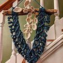 My project for course: 3D Macramé for Botanical Wall Hanging. Een project van Craft,  Interieur, Textiel, Macramé y Textielontwerp van ambercartertoney - 12.11.2022