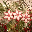 Christmas stars. Un progetto di Artigianato, Creatività, Ricamo e Cucito di agata_kosinskaa - 30.11.2020