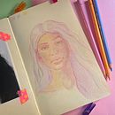 Mi proyecto del curso: Dibujo de retratos llamativos con lápices de colores. Un progetto di Disegno, Disegno di ritratti, Sketchbook e Disegno con matite colorate di saragilgonzalez9 - 07.12.2022