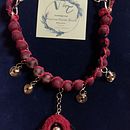 Textil - joya filigramas granate . Projekt z dziedziny Craft użytkownika Vanessa del Carmen Triviño García - 03.12.2022