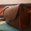 Il mio progetto del corso: Creazione di borse di pelle per principianti. Een project van  Ontwerp, Ontwerp van accessoires, Craft y Naaiwerk van Annachiara Varini - 11.12.2022