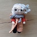 Mon projet du cours : Amigurumis : représentez des personnes au crochet. Arts, Crafts, To, Design, Fiber Arts, Crochet, Amigurumi, and Textile Design project by GEORGINA CHOUKROUN - 12.23.2022