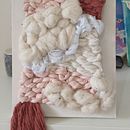 Meu projeto do curso: Tecelagem, bordado e punch needle: criação de pintura têxtil Ein Projekt aus dem Bereich Erweiterungsentwicklung, Stickerei, Dekoration von Innenräumen, Weben, Punch needle, Weben und Textildesign von Sara Diana - 29.12.2022