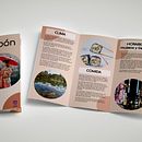 Díptico Japón. Een project van  Ontwerp, Grafisch ontwerp,  Br, ing en identiteit y  Creativiteit van Elena Guillén - 01.01.2023