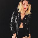 Mi proyecto del curso: Autorretrato fotográfico artístico. Un projet de Photographie, Photographie de portrait, Photographie artistique, Autoportrait photographique , et Photographie intérieure de Emma Medina - 04.01.2023