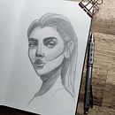 My project for course: Graphite Line Drawing for Portrait Sketchbooking. Un progetto di Bozzetti, Disegno, Disegno di ritratti e Sketchbook di Dominique Celine - 09.01.2023