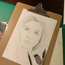 20 minuten Portraits. Een project van  Schetsen,  Tekening,  Portrettekening,  Artistieke tekening y Sketchbook van Carol sutter - 01.01.2023