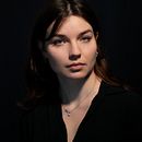 My project for course: Modern Headshot Photography: Capture Profound Portraits. Un progetto di Fotografia, Fotografia di ritratto, Illuminazione fotografica, Fotografia in studio, Fotografia digitale e Fotografia artistica di mistermilligan16 - 17.01.2023