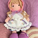 Mi proyecto del curso: Elaboración de muñecas amigurumi románticas. Un progetto di Artigianato, Design di giocattoli, Fiber Art, Uncinetto, Amigurumi e Textile Design di Vera Orchid Lopez Mariño - 24.01.2023