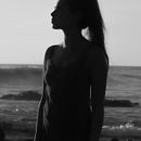 Mi proyecto del curso: El arte del autorretrato: exprésate a través de la fotografía. Un progetto di Fotografia, Fotografia di ritratto, Fotografia in studio e Autoritratto fotografico di Lydia Chevalier - 07.01.2023