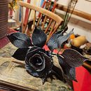 My project for course: Floral Textiles: Make 3D Accessories with Denim. Un projet de Art floral et végétal , et Design textile de Cathy Vagnon - 27.01.2023