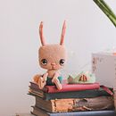 Pini, la coneja II . Un proyecto de Diseño, Crochet, Amigurumi y Tejido de Virreinata - 30.01.2023