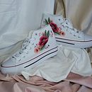 Mi proyecto del curso: Bordado freestyle sobre tul para principiantes. Accessor, Design, Embroider, Botanical Illustration, and Textile Design project by Aure Valentín Solari - 02.02.2023