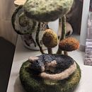 Needle felted Mouse scene . Needle Felting project by Maddy Edgington - 02.06.2023