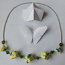 My project for course: Paper Jewelry-Making with Origami Techniques . Design accesoriu, Arte și meșteșuguri, Design de bijuterii, Artizanat din hârtie, Design vestimentar și DIY de Rasa Maslauskienė - 02.11.2023