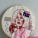 Meu projeto do curso: Técnicas básicas de bordado: pontos, composições e escalas cromáticas. Accessor, Design, Costume Design, Embroider, Color Theor, Textile Design, and Traditional illustration project by Brunna Venancio - 02.13.2023