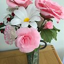 My project for course: Realistic Paper Flower Design. Een project van Papercraft,  Interieurdecoratie y DIY van Janet Whitmore - 13.02.2023