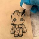 Little Groot Ein Projekt aus dem Bereich Tattoodesign und Traditionelle Illustration von Ivan Pernigotti - 17.02.2023