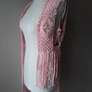 Mi proyecto del curso: Macramé: crea prendas de ropa únicas. Un proyecto de Diseño de complementos, Artesanía, Tejido, Macramé y Diseño textil de susathaller - 21.02.2023