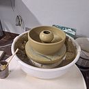 Self watering planter and ollas. Un proyecto de Diseño de complementos, Artesanía, Bellas Artes, Cerámica y DIY de Marta Drągowska - 22.02.2023