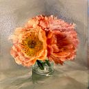 Peonies in a glass, Oil on paper. Een project van Schilderij van Melita Croom - 25.02.2023