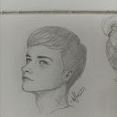 Meu projeto do curso: Sketchbook de retratos com lápis grafite. Een project van  Beeldende kunst,  Tekening,  Portrettekening, Sketchbook y  Schetsen van Mariana Laina - 24.02.2023