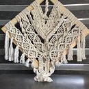 Mi proyecto del curso: Introducción al tapiz de macramé. Een project van Ontwerp van accessoires, Craft, Textiel, Macramé y Textielontwerp van Paty Castaneda - 01.03.2023