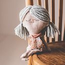 Mi proyecto del curso: Muñecos de tela: diseño, costura y creación de contenido. Un projet de Artisanat, Conception de jouets, Réseaux sociaux, Photographie smartphone, Photographie de produits, Couture, Photographie pour Instagram , et Confection de patrons et vêtements de manuela_55 - 08.03.2023