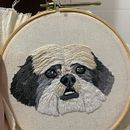 Meu projeto do curso: Retratos bordados de pet: pintura com linha. Un proyecto de Bordado, Ilustración naturalista				 y Diseño textil de Nicolli Spatti - 11.03.2023