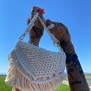 Mi proyecto del curso: Macramé: nudos básicos y complejos. Un projet de Création d'accessoires, Design d'intérieur, Décoration, Art textile, Macramé , et Design textile de muytati - 19.03.2023