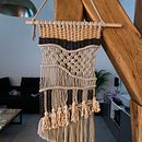 Mon projet du cours : Introduction au macramé : création d’une tapisserie décorative. Un projet de Création d'accessoires, Artisanat, Design d'intérieur, Décoration, Art textile, Macramé , et Design textile de Geraldine Plastre - 20.03.2023