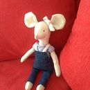 Mi proyecto del curso: Diseño y  confección de peluches. Un progetto di Character design, Artigianato, Design di giocattoli, Cucito, Modellistica e confezione sartoriale di Laura Battistella - 29.03.2023