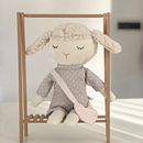 Mi proyecto del curso: Oveja. Un proyecto de Diseño de personajes, Artesanía, Diseño de juguetes, Costura, Patronaje y confección			 de rominalacoste_ - 29.03.2023