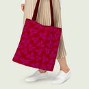 Mi proyecto del curso: Diseño de estampados textil Corazon Derretido. Een project van Traditionele illustratie, Ontwerp van accessoires, Kostuumontwerp, Patroonontwerp,  Modeontwerp, Printen y Textielprinten van Macarenaº Ruz Tejo - 04.04.2023