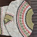 Mi proyecto del curso: Diseño y tejido de punto con la técnica jacquard. Accessor, Design, Fiber Arts, Knitting, and Textile Design project by maitesinimaz - 04.10.2023