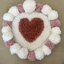 Mon projet du cours : Conception et création de pompons. Un proyecto de Artesanía, Decoración de interiores, DIY y Diseño textil de Vale Coo - 02.04.2023