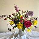 My project for course: Floral Arrangement Design with Seasonal Blooms   Ein Projekt aus dem Bereich Innendesign, L, schaftsbau, Dekoration von Innenräumen, DIY und Blumen- und Pflanzendesign von Michelle Towner - 15.04.2023