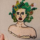 Broderie perles et or. Un progetto di Ricamo di bertille_macrez - 26.04.2023