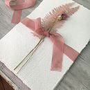 Il mio progetto del corso: Carta riciclata fatta a mano: crea uno stationery set Ein Projekt aus dem Bereich H, werk, Bildende Künste, Kartonmodellbau, Buchbinderei, DIY und Briefpapier-Design von Rosella Andreetti - 04.05.2023