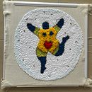 Nana : Broderie XL à l’aiguille magique. Un proyecto de Bordado, Decoración de interiores, Punch needle y Diseño textil de Vale Coo - 05.04.2023