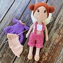 Meu projeto do curso: Amigurumi: design de roupa, cabelo e acessórios. Projekt z dziedziny Craft, Projektowanie zabawek,  Tkactwo, Sz, dełkowanie, Amigurumi, Wzornictwo tekst i liów użytkownika Patricia Pereira - 13.05.2023