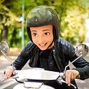 Campaña Cooltra (Renta Scooters eléctricos) (Master Dirección de Arte - ESDesign). Un projet de Publicité, Photographie, Gestion de la conception, Design graphique, Retouche photographique, Stor, telling, Art conceptuel , et Photomontage de Victor M Cabas - 13.04.2021