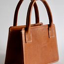 Il mio progetto del corso: Design professionale di borse in pelle. Een project van  Ontwerp, Ontwerp van accessoires, Craft,  Modeontwerp y Naaiwerk van Giacomo - 18.05.2023