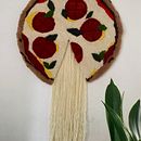 Mi proyecto del curso: Creación de tapices con pistola tufting, fieltrado y bordado. Accessor, Design, Arts, Crafts, Embroider, Decoration, Interior Decoration, Fiber Arts, Punch Needle, and Textile Design project by Roma Y. - 06.26.2023