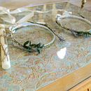 My project for course: Wearable Floral Jewelry: Make Accessories with Fresh Flowers. Een project van Ontwerp van accessoires, Sieradenontwerp,  Modeontwerp, DIY y Bloem- en plantenschikken van Monica Maniatakos - 21.08.2022